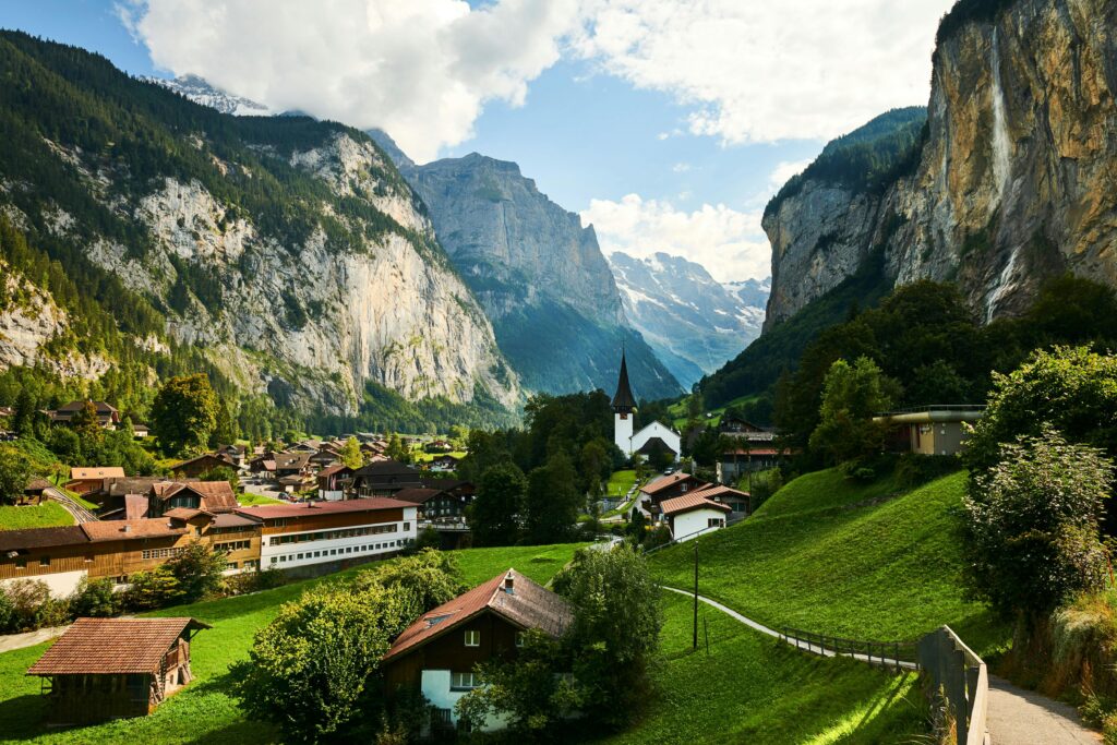 Dolina Lauterbrunnen o poranku