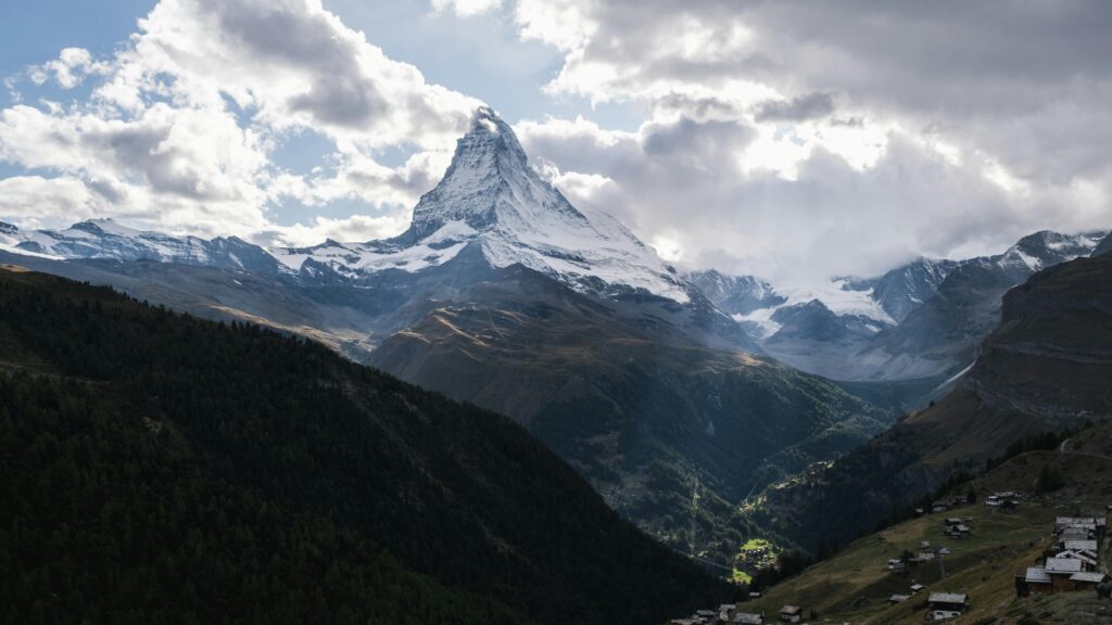 Widok na Matterhorn z trasy na Gornergrat